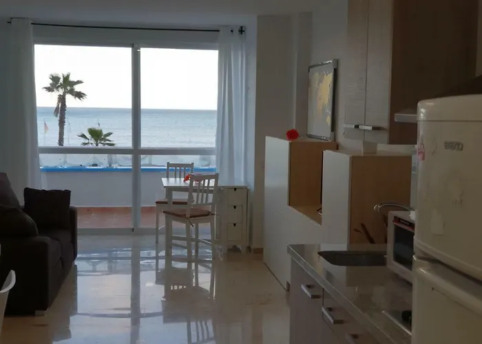 Nuevo Roca Chica, Primera Linea Playa,torremolinos Apartment