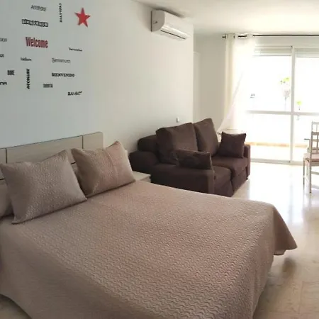 Nuevo Roca Chica, Primera Linea Playa,torremolinos Апартаменти