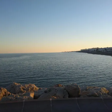 Апартаменти Nuevo Roca Chica, Primera Linea Playa,torremolinos