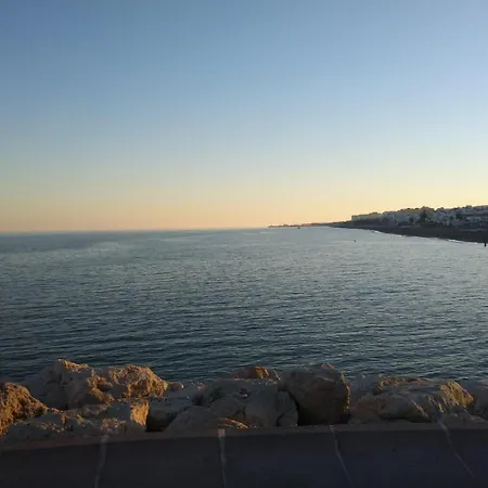 アパート Nuevo Roca Chica, Primera Linea Playa,torremolinos