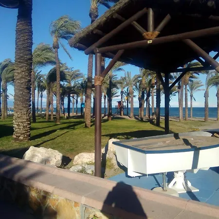 Nuevo Roca Chica, Primera Linea Playa,torremolinos トレモリノス