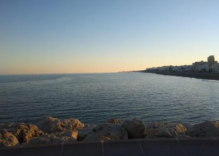 Apartamento Nuevo Roca Chica, Primera Línea Playa,torremolinos