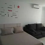 Apartment Nuevo Roca Chica, Primera Linea Playa,torremolinos *