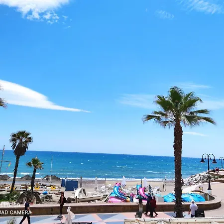 Nuevo Roca Chica, Primera Linea Playa,torremolinos Апартаменты *