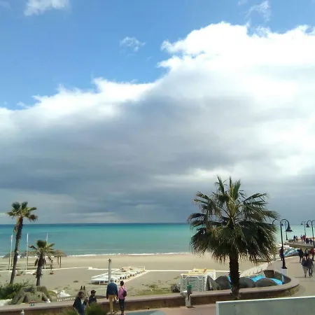 Apartamento Nuevo Roca Chica, Primera Línea Playa,torremolinos *