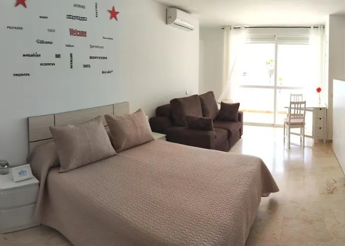 Nuevo Roca Chica, Primera Linea Playa,torremolinos Апартаменты